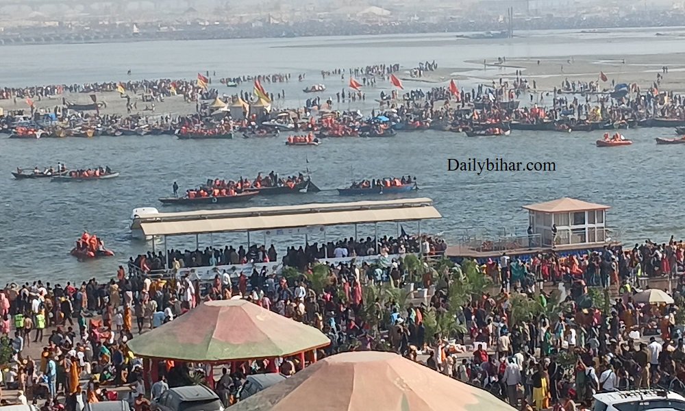 Crowds of devotees gathered in Maha Kumbh, people troubled by traffic jam in Prayagraj